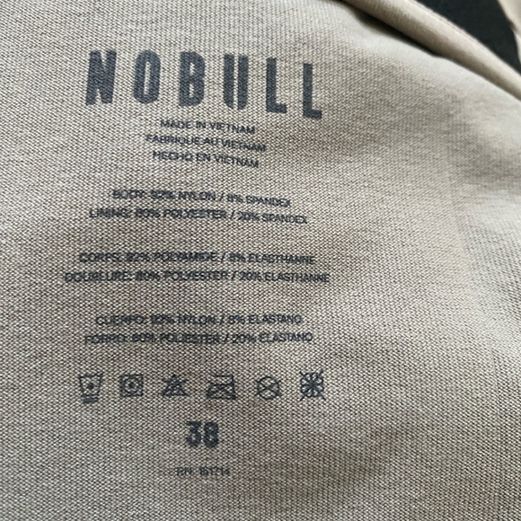 Like New NOBULL 7 inch Tour  Shorts - Picture 3 of 5